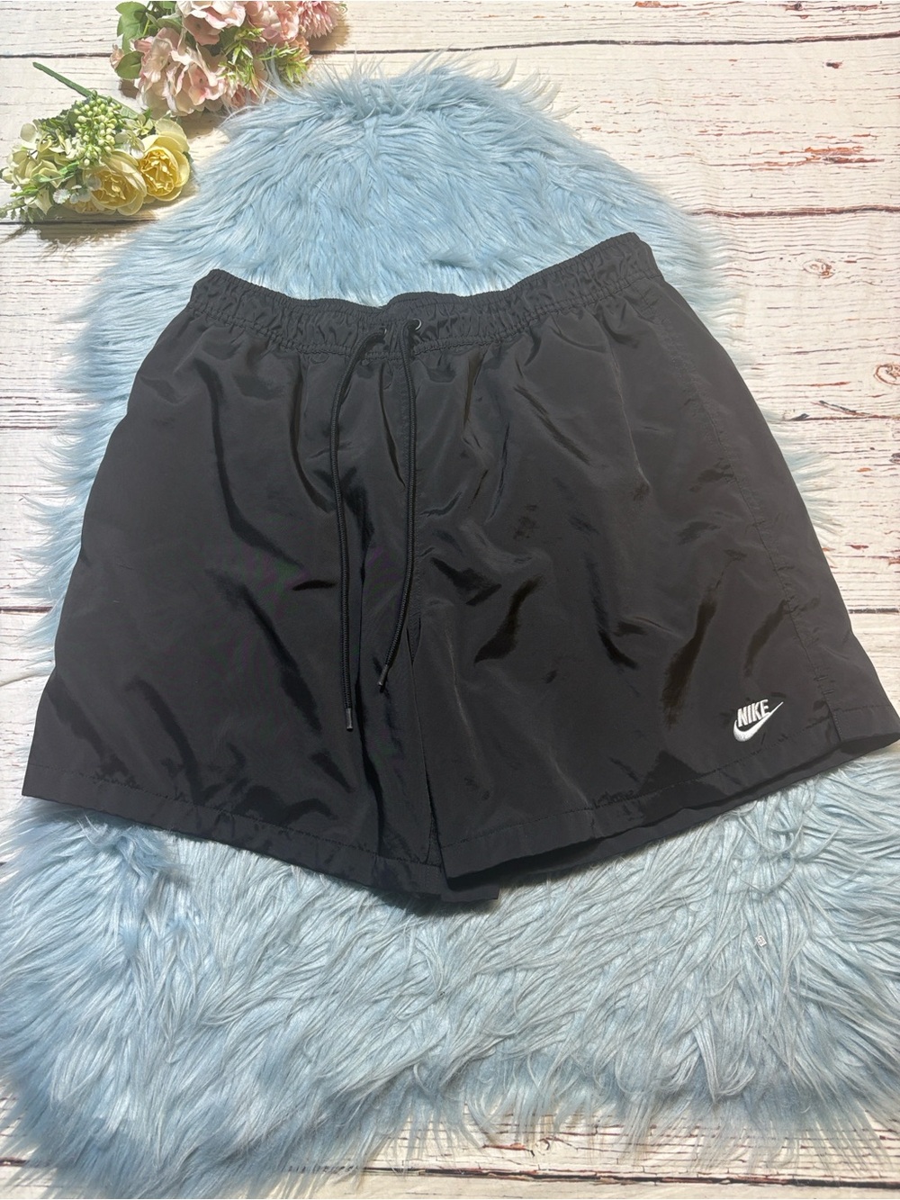Nike Black Men’s Woven Flow Shorts sz L
